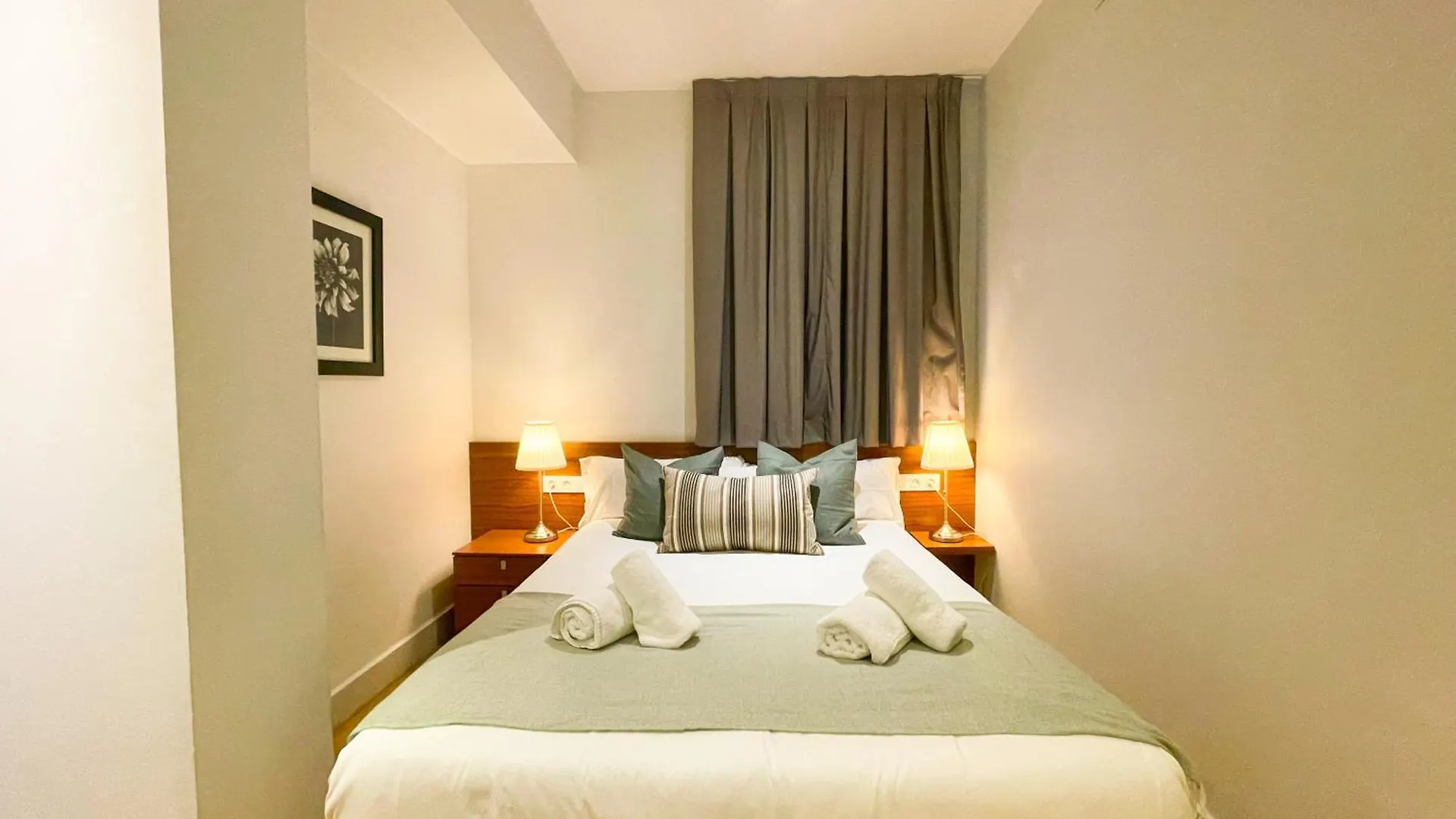 Boutique Pare Lainez- 2 Bedroom Sagrada Famlia With Balcony Barselona Daire