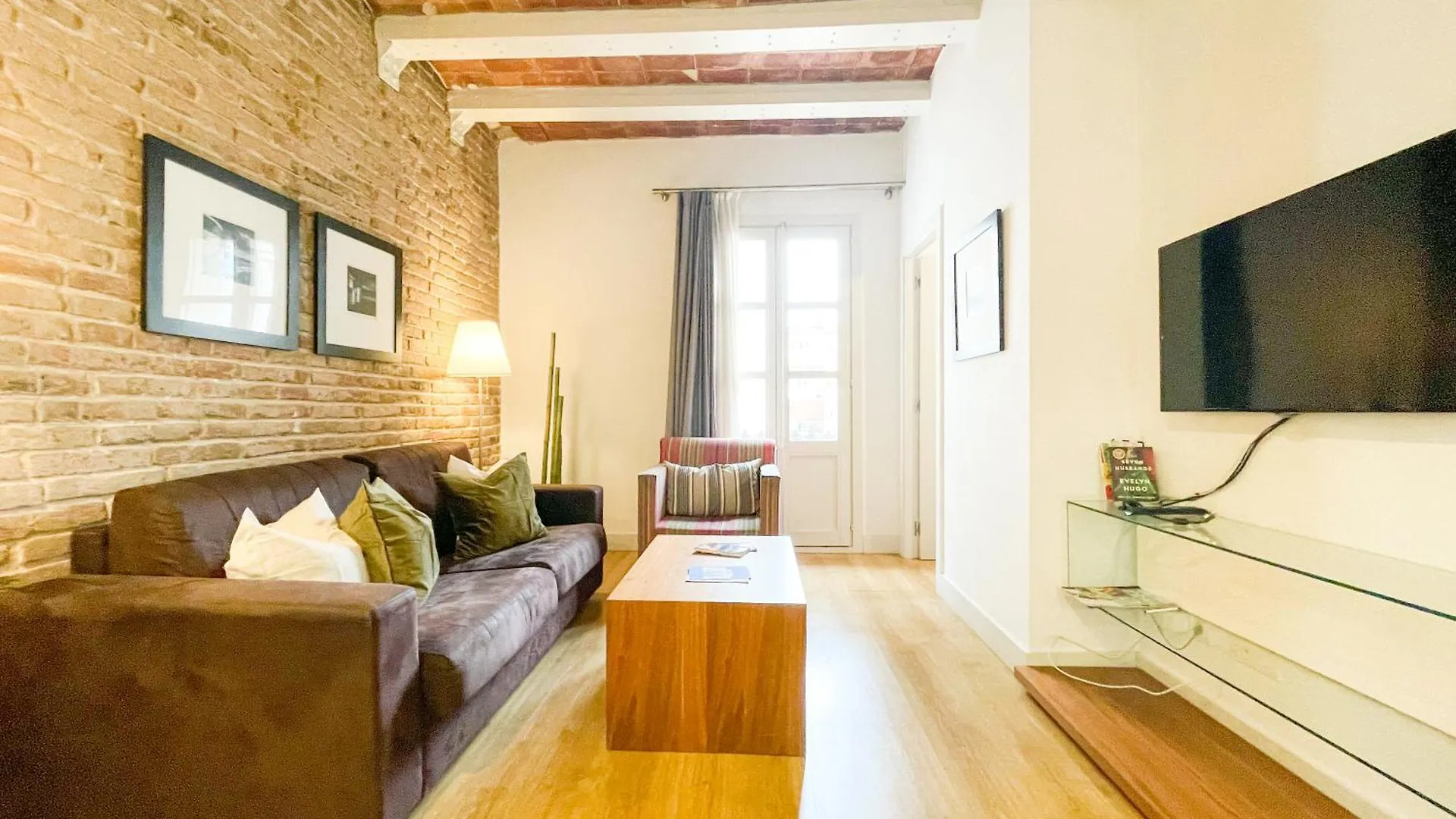 Boutique Pare Lainez- 2 Bedroom Sagrada Famlia With Balcony Barselona